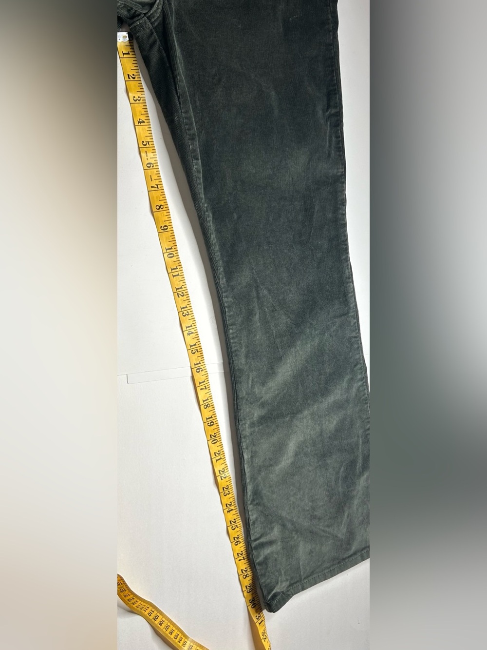 Levi's Women’s 526 Slender Boot Cut Dark Green Corduroy Dark Academia Pants Sz16 - Picture 7 of 10
